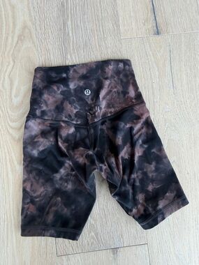 Lululemon bike shorts